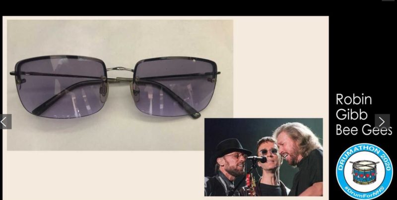 ロビン・ギブの眼鏡が家族によってチャリティ／オークションに寄付されました